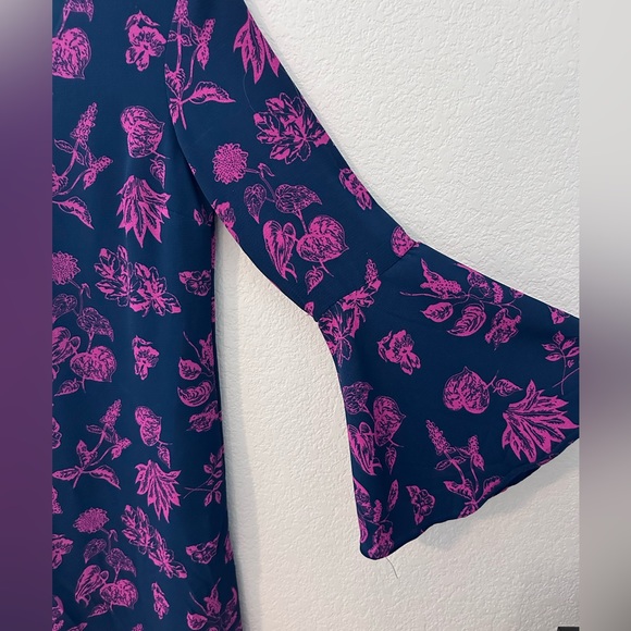 NWT Francesca’s Blue Rain Mini bell sleeve dress - Picture 2 of 5